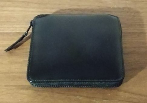 コムデギャルソン VERY BLACK LINEの二つ折り財布の写真