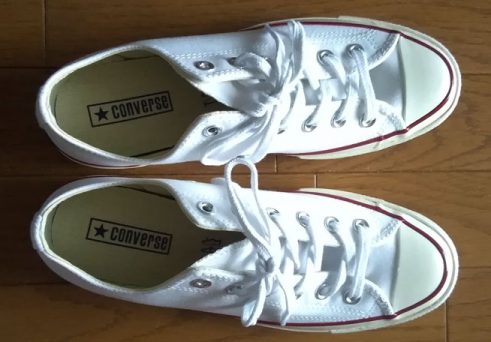 インソールには「CONVERSE」のロゴの画像