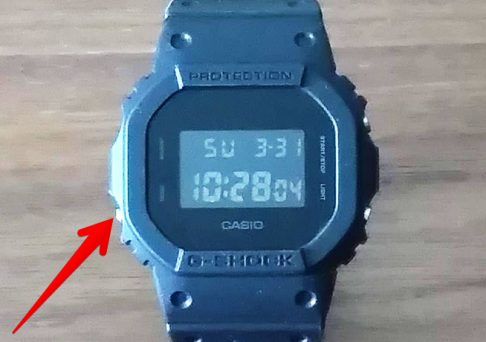 GショックDW-5600の「左下」のボタンを示す画像